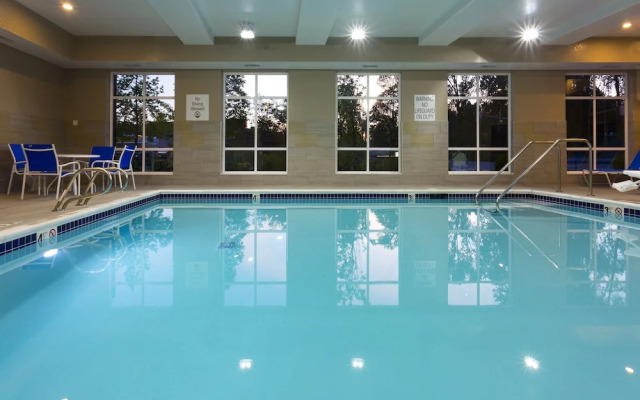 Holiday Inn Express & Suites Seattle South - Tukwila, an IHG Hotel