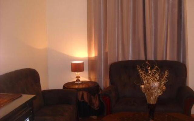 The Beverly Hills Guest Lodge