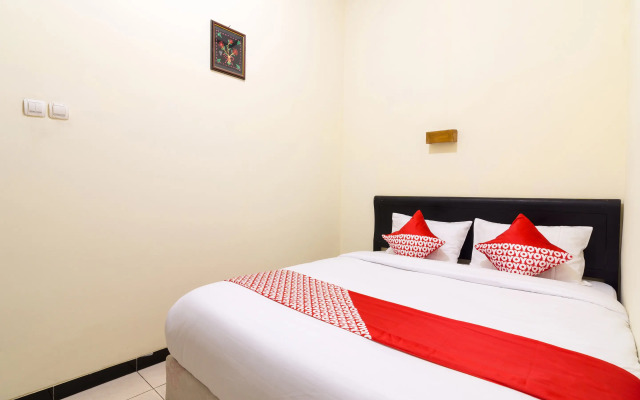 OYO 1338 Hotel Sartika