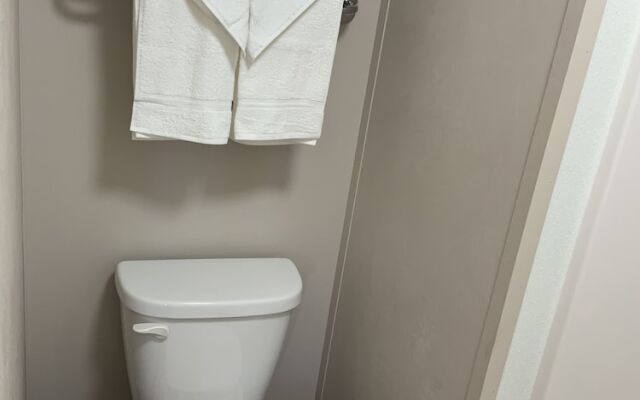 Karbani Inn & Suites