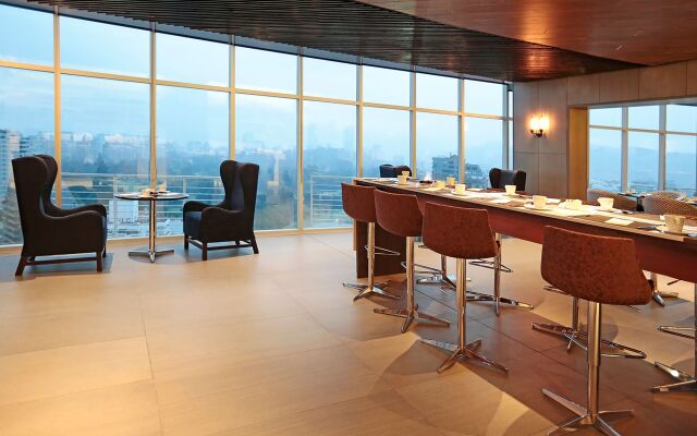 DoubleTree by Hilton Santiago Kennedy