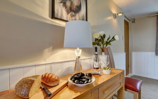 Spacious Holiday Home in Ilkerton With Garden