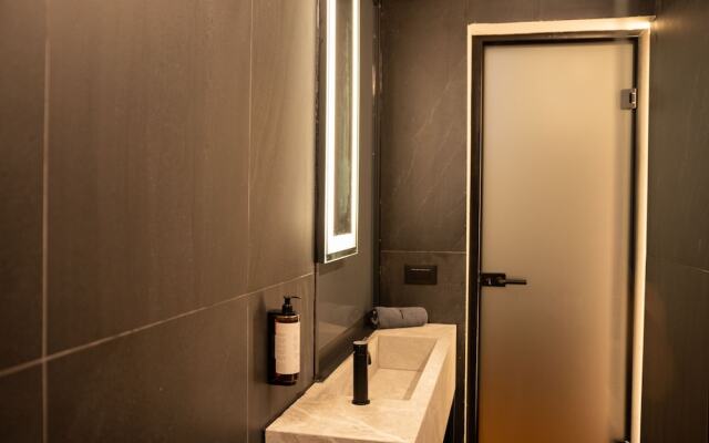 Taskou Luxury Suites