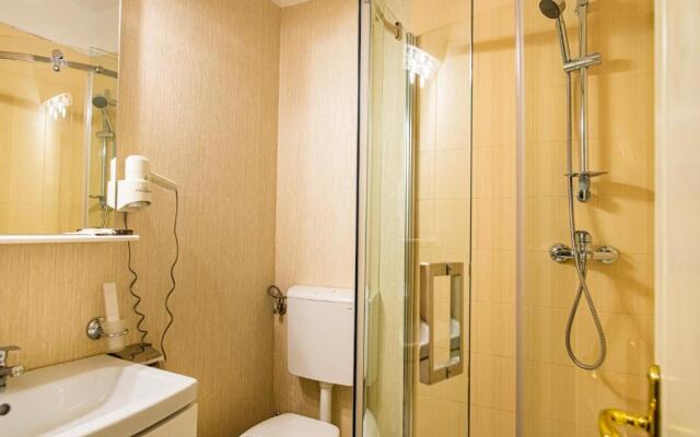 Hotel Brilliant Meses