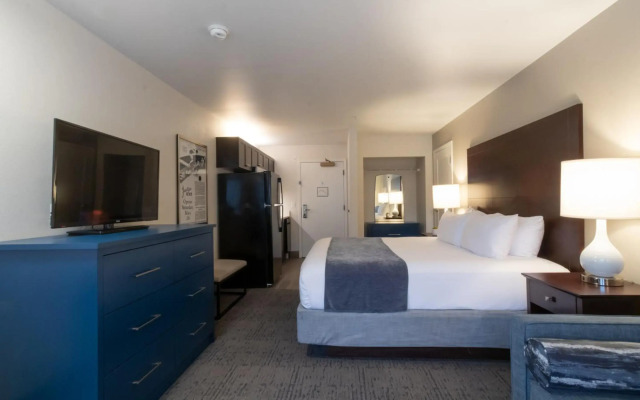 Oxford Suites Portland - Jantzen Beach