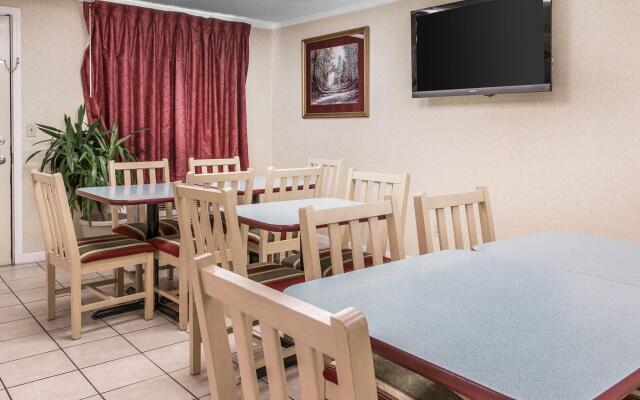 Rodeway Inn