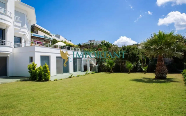 BD4123 Five Bedroomed Villa with Pool and Sea View