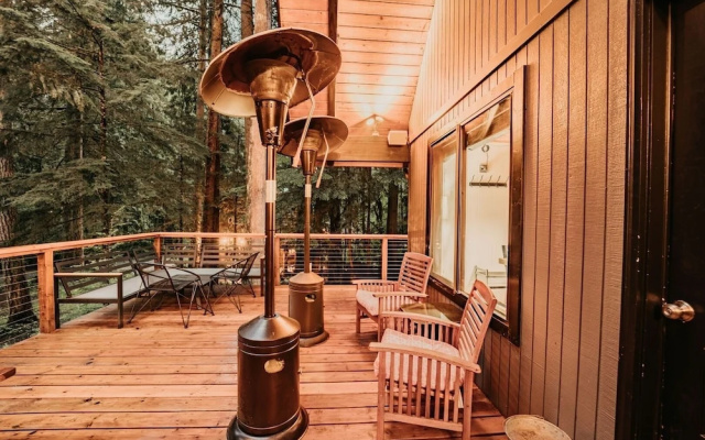 98sl - Hot Tub - Bbq - Pets Ok - Wifi - Sleeps 6 2 Bedroom Home by RedAwning