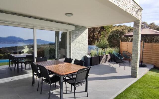 F4 a Porticcio Avec Piscine Et Vue Sur Mer