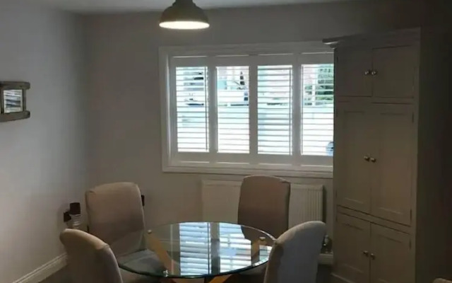 High Specification Coach House, Ebford