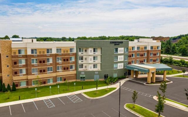 Courtyard by Marriott Detroit Farmington