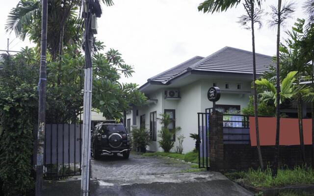 OYO Life 2905 Kost Semampir Tengah