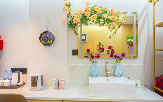 Qingmu Select Hotel (Shanghai Hongqiao Airport Longbai Xincun Subway Station)