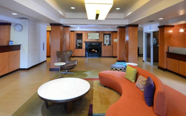 Fairfield Inn & Suites by Marriott Roanoke Hollins/I-81