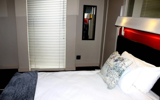 Life Hotel - The Aviator