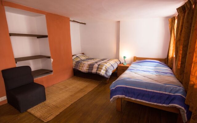 Tupackers Hostel