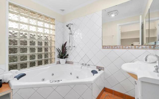 Kurrajong Village Delight