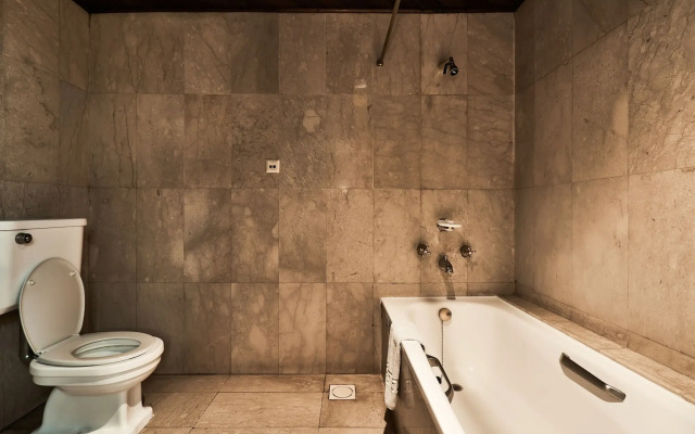 Safari Park Hotel And Casino