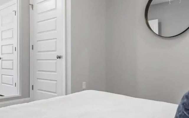 Cozysuites Modern 1BR PPG Paints Arena Pitts