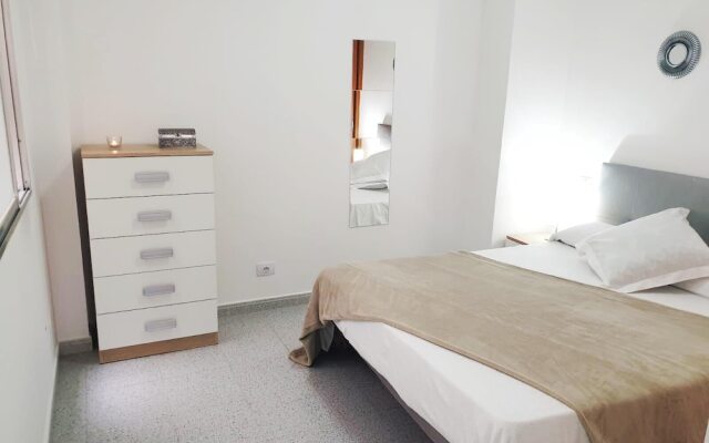 Vives Beach Flat by Canary365