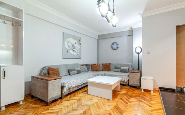 Wonderful Apartment Close to Malls in Sisli