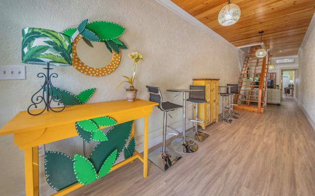 Stroll Into Town: Cozy Apartment in Kilmarnock