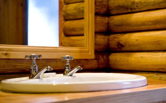 Under Milkwood Resort