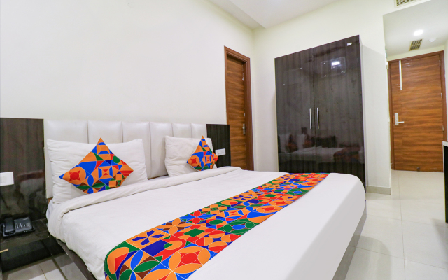 Fabhotel Golden Home