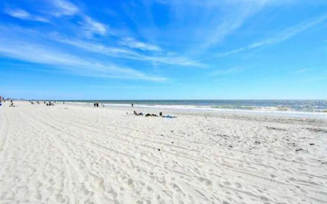 Carolinian Resort 2032