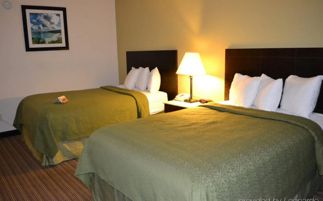 Quality Inn & Suites Pensacola Bayview