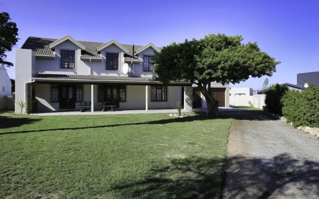 Affie Plaas, Langebaan 8-sleeper