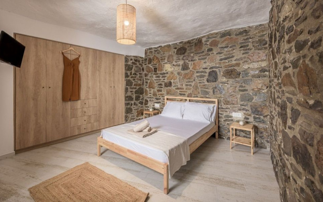 Salty Caves Apartments Milos
