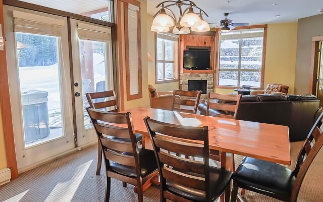 Timberline Lodges by Fernie Lodging Co