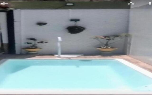 Linda casa com piscina na praia de Jauá