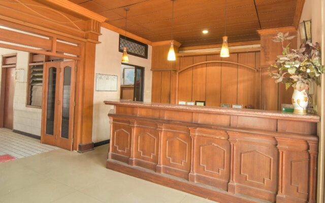 Hotel & Restaurant Basra