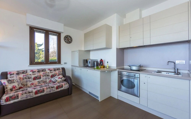 Sole di Meina Pool and Lake View