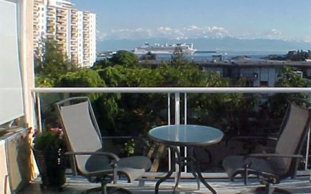 A Downtown Victoria Ocean View Bed and Breakfast