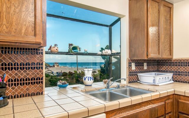 Moonlight Beach Home in Encinitas by RedAwning