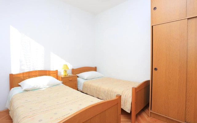 Apartments with a parking space Slatine, Ciovo - 2030