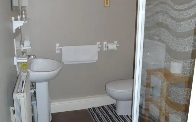 Warwick Lodge Guesthouse