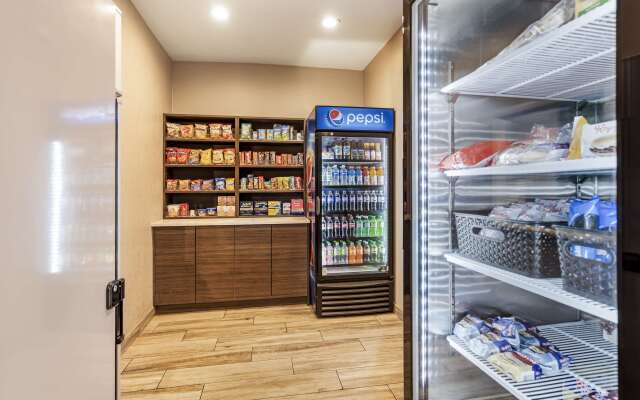 Best Western Plus Bourbonnais Hotel & Suites
