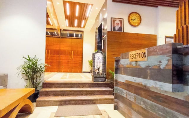 Hotel Lake View -Near Sukhna Lake