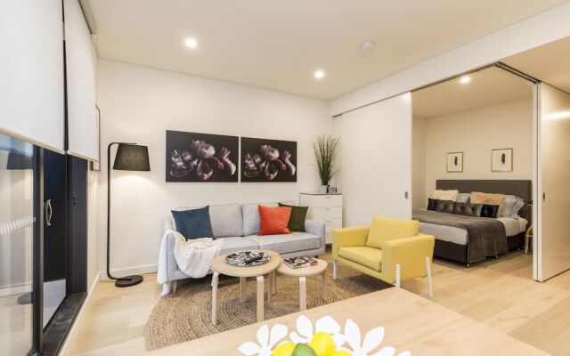 One Bedder With Pool Very Close to City