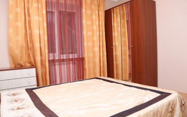 Spacious Apartment on Chernyshova
