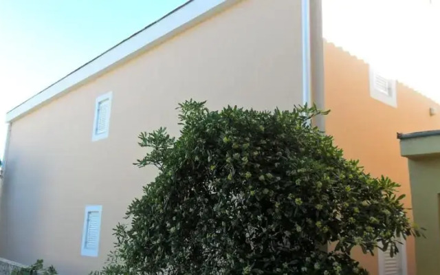 Apartments Dora