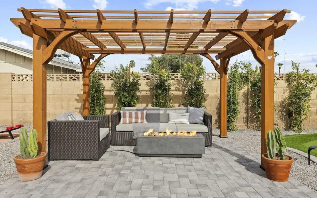 El Descanso in Meyer Park - Heated Pool