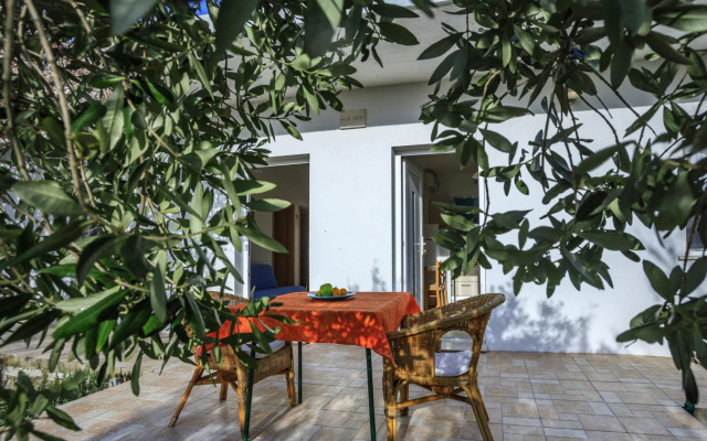 Bungalow In Sumartin, With Garden, Near The Sea