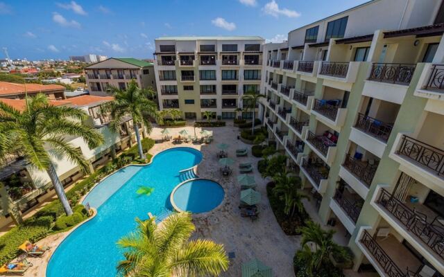 2BR Condo 5 Location w Amazingviews Pool GYM