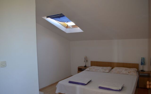 Apartment Jozo - 150 m from pebble beach: A5 Gradac, Riviera Makarska