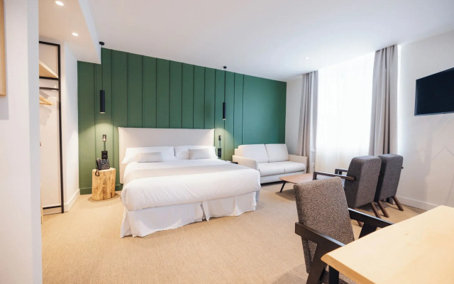 Hotel Mondragon